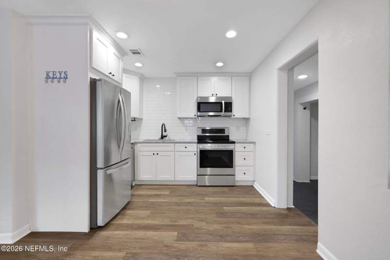 3 bedroom Single Family Residence at 4582 Merrimac Avenue, St Johns Park, Jacksonville — photo 4