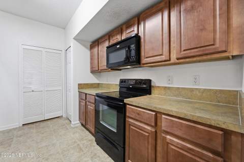 3680 Kirkpatrick Circle #4, Jacksonville FL - photo 21 of 43