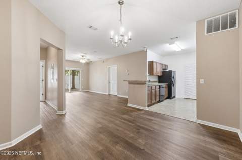 3680 Kirkpatrick Circle #4, Jacksonville FL - photo 9 of 43