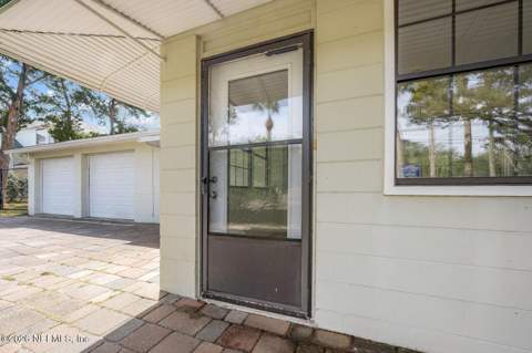 8842 McKenna Drive, Jacksonville FL - photo 10 of 61