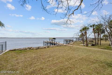8842 McKenna Drive, Jacksonville FL - photo 7 of 61
