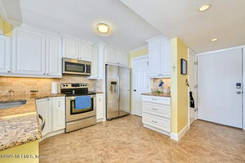 1301 1st Street #803, Jacksonville Beach FL - photo 6 of 34