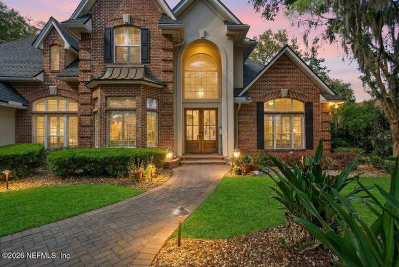 5 bedroom Single Family Residence at 13719 Saxon Lake Drive, Queens Harbour Cc, Jacksonville — photo 4