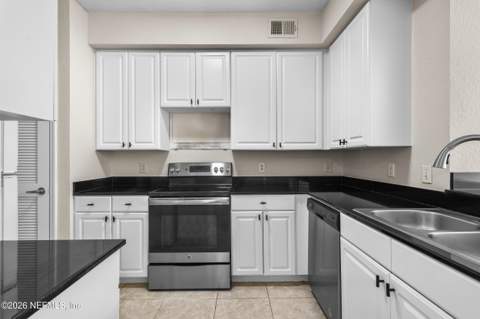 8539 Gate Parkway #9233, Jacksonville FL - photo 13 of 35