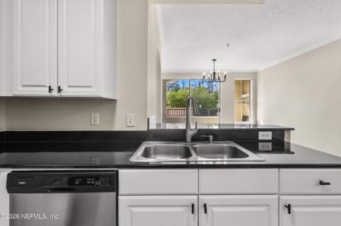 8539 Gate Parkway #9233, Jacksonville FL - photo 16 of 35