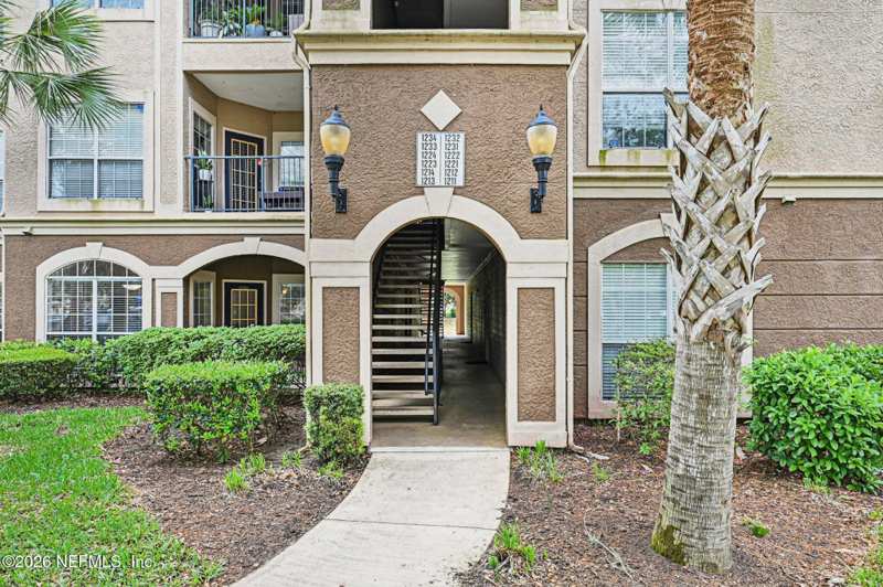 1 bedroom Condominium at 10961 Burnt Mill Road #1213, Reserve At James Island Lc, Jacksonville — photo 1