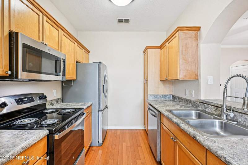 1 bedroom Condominium at 10961 Burnt Mill Road #1213, Reserve At James Island Lc, Jacksonville — photo 4