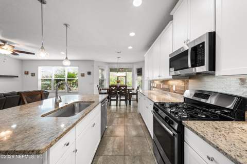 341 Aspen Leaf Drive, Jacksonville FL - photo 9 of 53