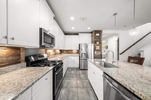 341 Aspen Leaf Drive, Jacksonville FL - photo 7 of 53
