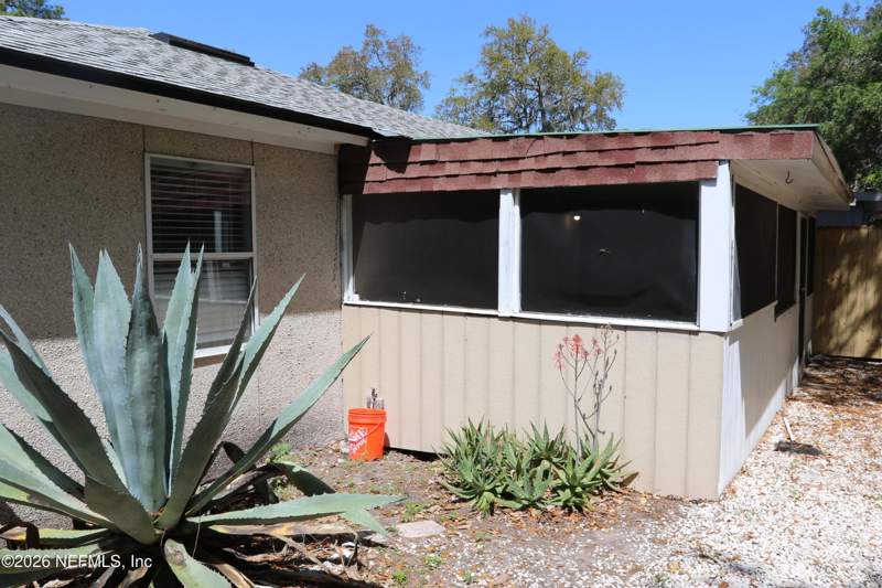 3 bedroom Single Family Residence at 569 Camelia Street, Atlantic Bch Sec H, Atlantic Beach — photo 4