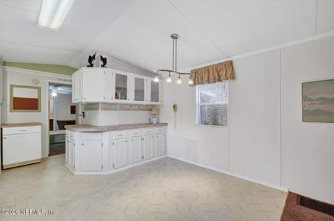 440 Dumbarton Avenue, Pomona Park FL - photo 6 of 33