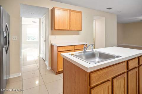 8190 Foxdale Drive, Jacksonville FL - photo 11 of 40