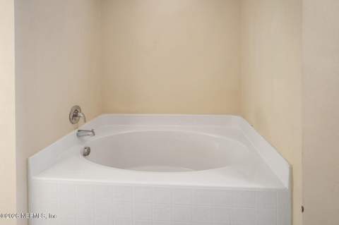 8190 Foxdale Drive, Jacksonville FL - photo 24 of 40