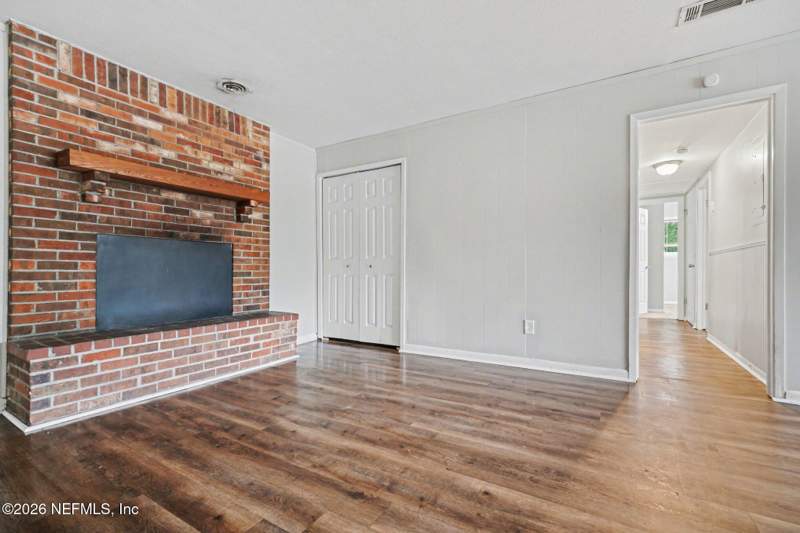 3 bedroom Single Family Residence at 6889 Tom Thumb Drive, Cedar Hills Estates, Jacksonville — photo 2
