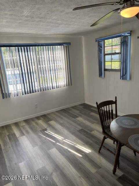 6831 Rhone Drive, Jacksonville FL - photo 10 of 37