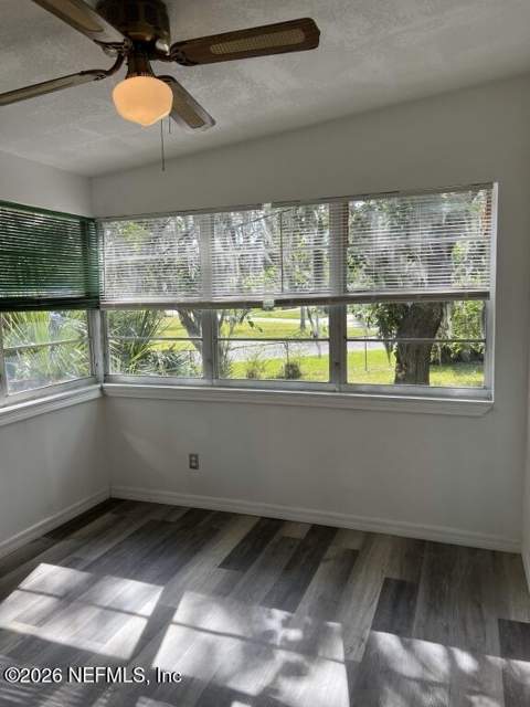 6831 Rhone Drive, Jacksonville FL - photo 19 of 37