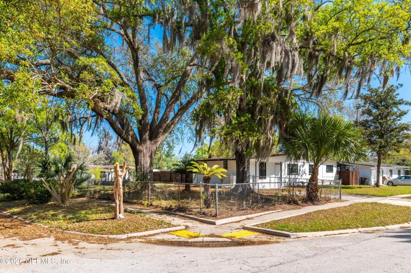 3 bedroom Single Family Residence at 7541 Strato Road, Oak Hill, Jacksonville — photo 4