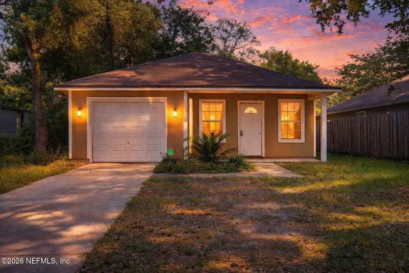 3 bedroom Single Family Residence at 4527 Clairmont Road, Sharpsburg, Jacksonville — photo 1