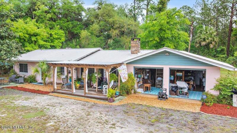 3 bedroom Single Family Residence at 350 Highway 17, Rivercrest, East Palatka — photo 2
