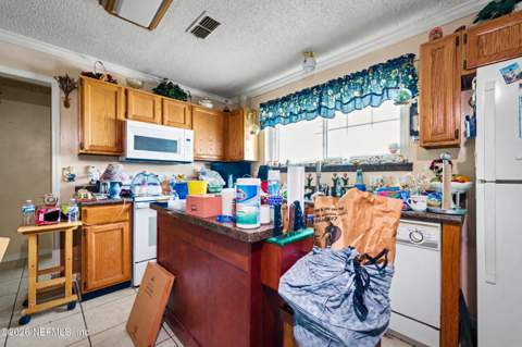 9720 Stead Court, Jacksonville FL - photo 7 of 36