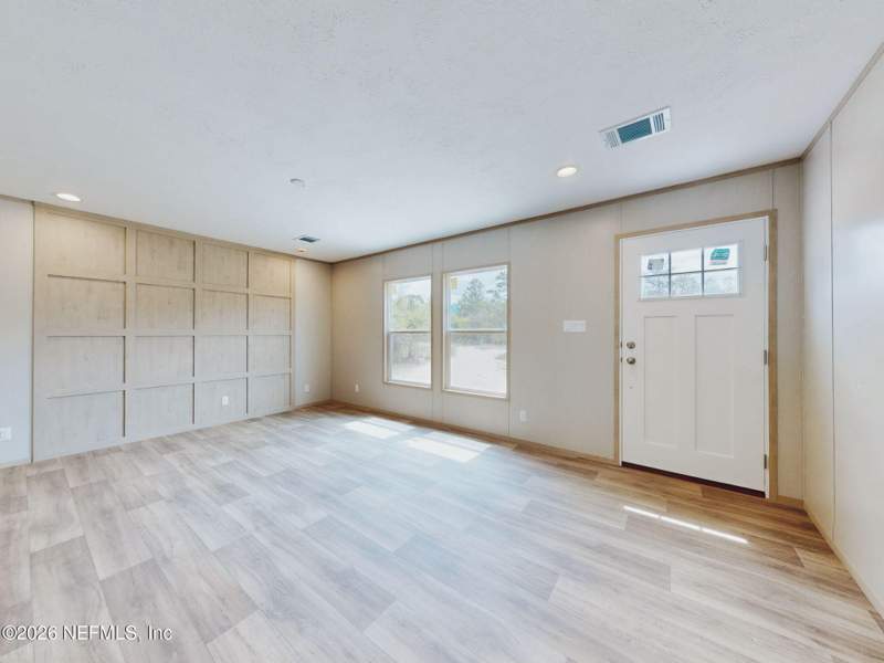 5 bedroom Mobile Home at 5784 County Road 214, Big Tree Lakes, Keystone Heights — photo 3