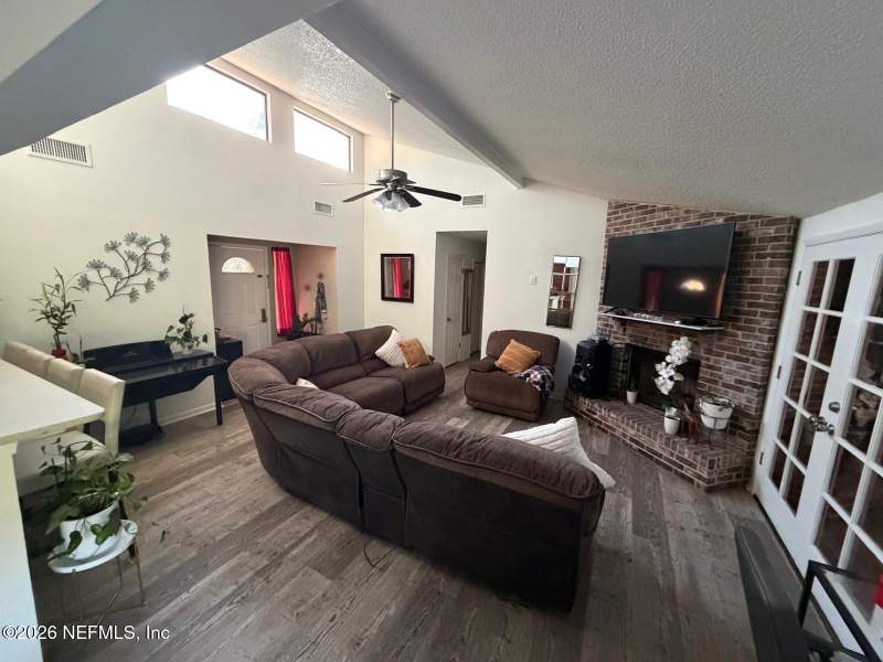 4 bedroom Single Family Residence at 4235 Queensway Drive, Windermere, Jacksonville — photo 2