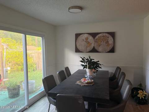 4235 Queensway Drive, Jacksonville FL - photo 6 of 10