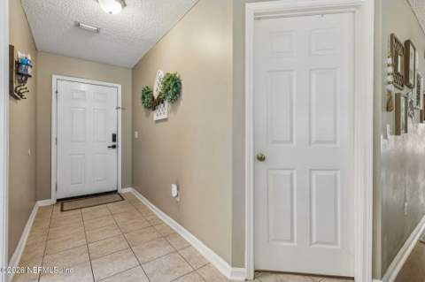 1033 Whirlaway Circle, Jacksonville FL - photo 7 of 62