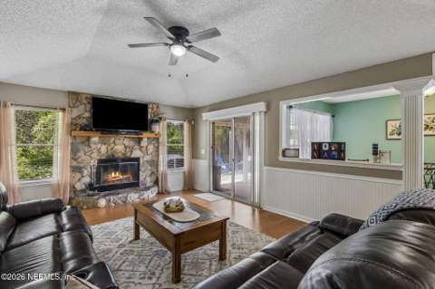 1033 Whirlaway Circle, Jacksonville FL - photo 10 of 62