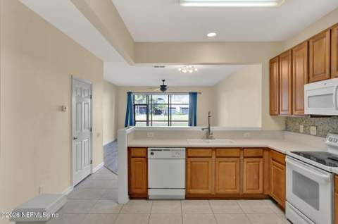 7518 Red Crane Lane, Jacksonville FL - photo 7 of 34