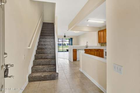7518 Red Crane Lane, Jacksonville FL - photo 13 of 34