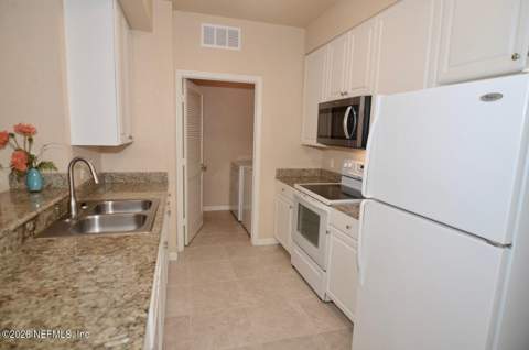 8539 Gate Parkway #1522, Jacksonville FL - photo 18 of 45