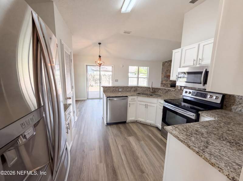 3 bedroom Single Family Residence at 12301 Burning Embers Lane, The Landing At Cross Creek, Jacksonville — photo 2