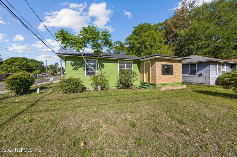 4 bedroom Single Family Residence at 3304 Division Street, Grand Park, Jacksonville — photo 2