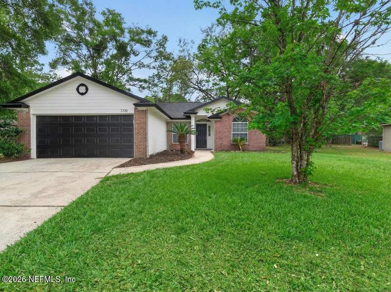 4 bedroom Single Family Residence at 7530 Fawn Lake Drive, Deer Cove, Jacksonville — photo 4