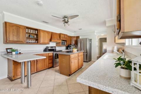 4252 Lexington Avenue, Jacksonville FL - photo 18 of 47
