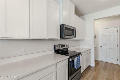 6902 Mirage Street, Jacksonville FL - photo 9 of 36