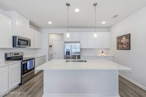 6902 Mirage Street, Jacksonville FL - photo 8 of 36
