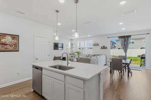 6902 Mirage Street, Jacksonville FL - photo 10 of 36