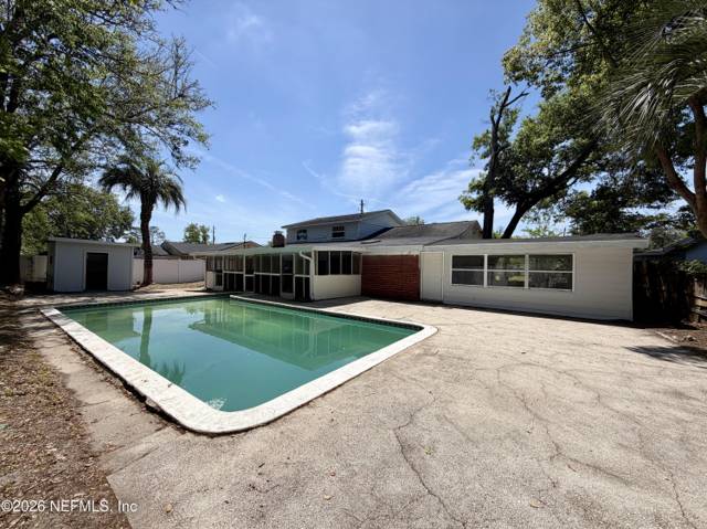 2421 ST LEGER Drive