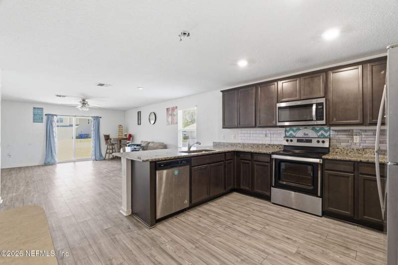 4 bedroom Single Family Residence at 5979 Crosby Lake Way, Lakes At Woodlawn, Macclenny — photo 5
