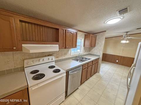 120 Peach Avenue, Hawthorne FL - photo 8 of 37