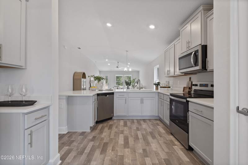 4 bedroom Single Family Residence at 8315 Helmsley Boulevard, Summerglen, Jacksonville — photo 3