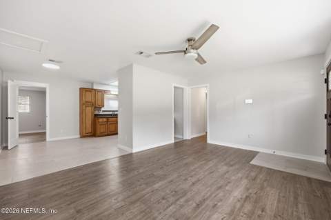2904 E Loran Drive, Jacksonville FL - photo 9 of 40