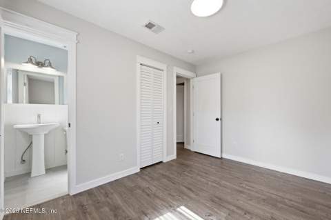 2904 E Loran Drive, Jacksonville FL - photo 17 of 40