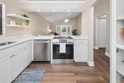 950 S Lawrence Boulevard, Keystone Heights FL - photo 6 of 40