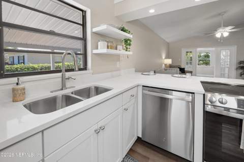 950 S Lawrence Boulevard, Keystone Heights FL - photo 7 of 40
