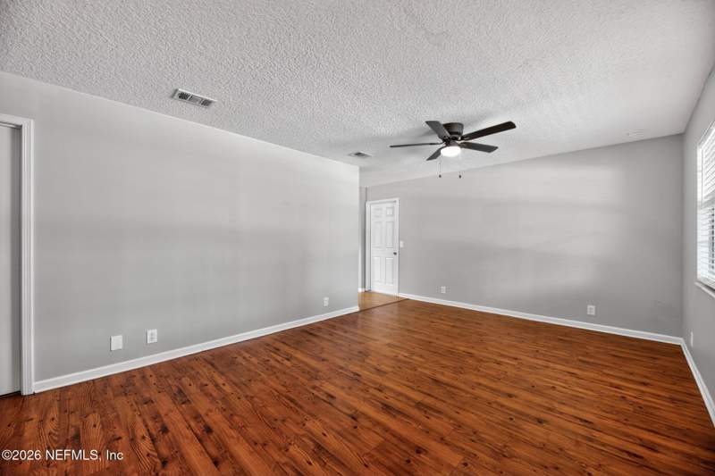 3 bedroom Single Family Residence at 3916 Hunters Lake Circle, Hunters Lake, Jacksonville — photo 5