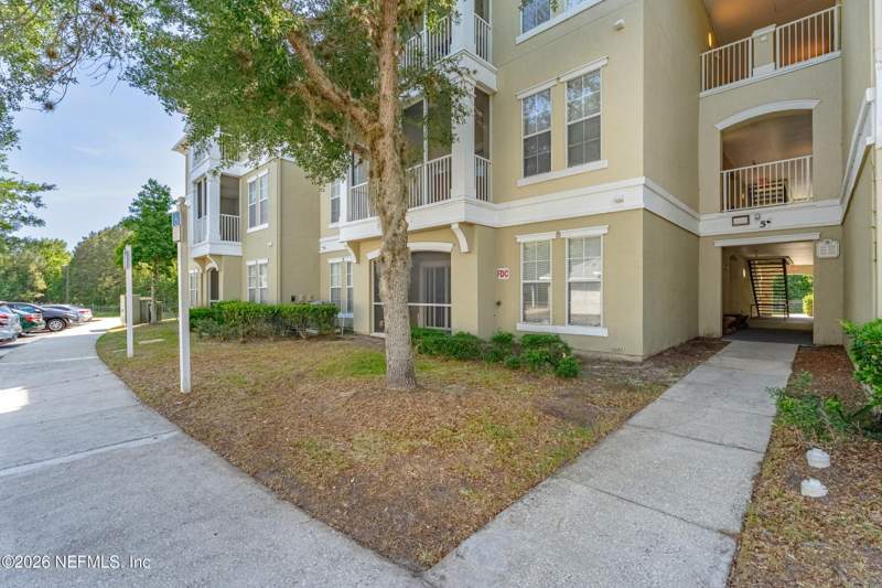 2 bedroom Condominium at 8290 Gate Parkway #503, Gardens Of Bridgehampton, Jacksonville — photo 3