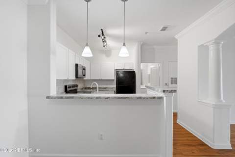 8290 Gate Parkway #503, Jacksonville FL - photo 10 of 25